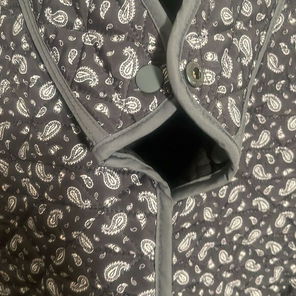 Unbranded Reversible Sleeveless Quilted Ladies Vest with High Collar. - Picture 6 of 6